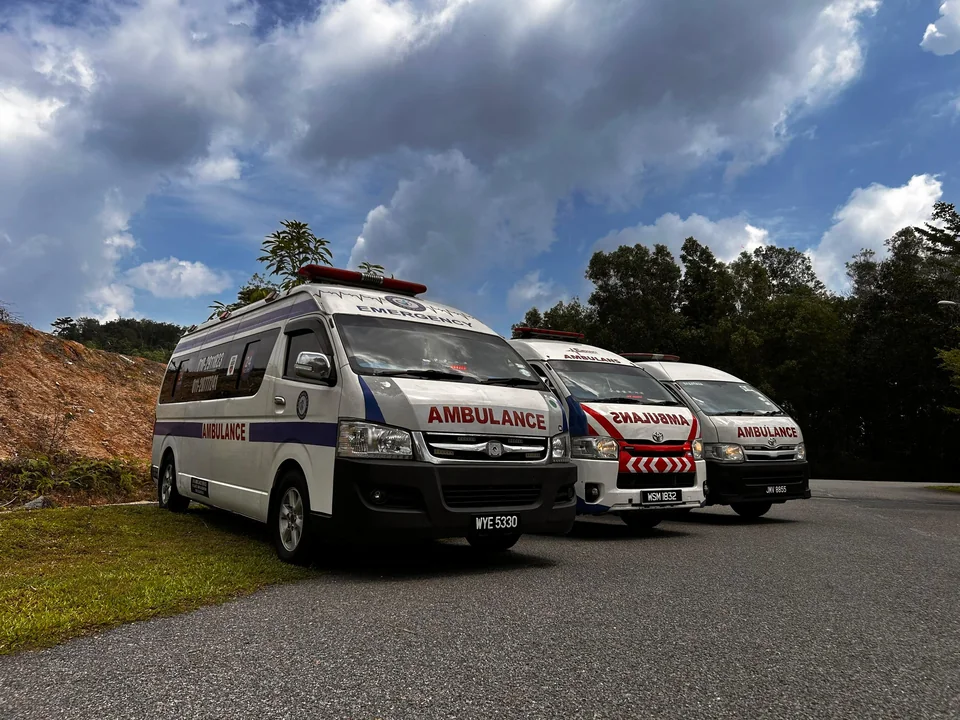 Barisan ambulans SHA di lapangan.